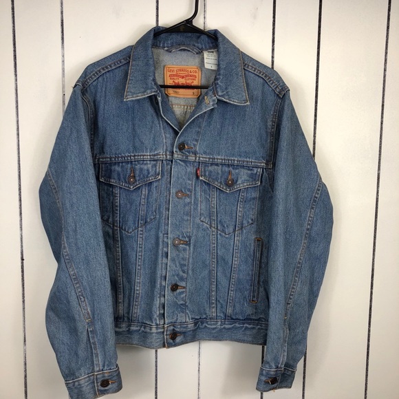 Levi's Other - Levi’s Standard Trucker Denim Jacket Sz S